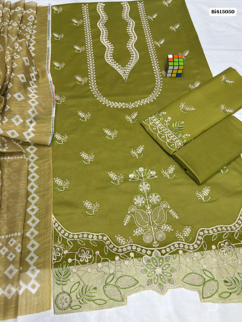 IZEL – Premium Embroidered Airjet Lawn 3-Piece Suit